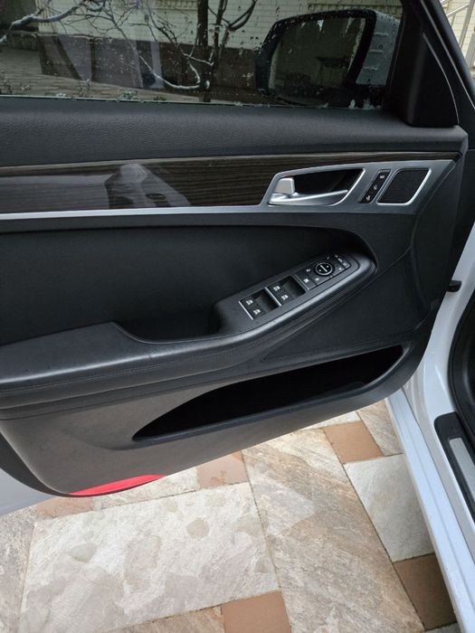 Genesis G80 Full variant