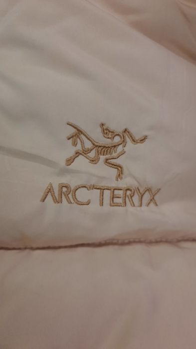 Продам новый зимний комбинезон детский