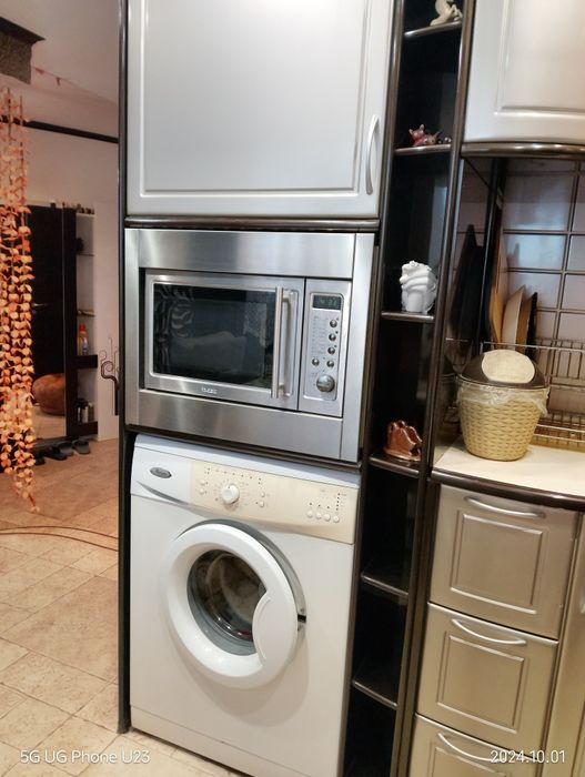 Тристаен апартамент под наем до ВИНС -700 €.