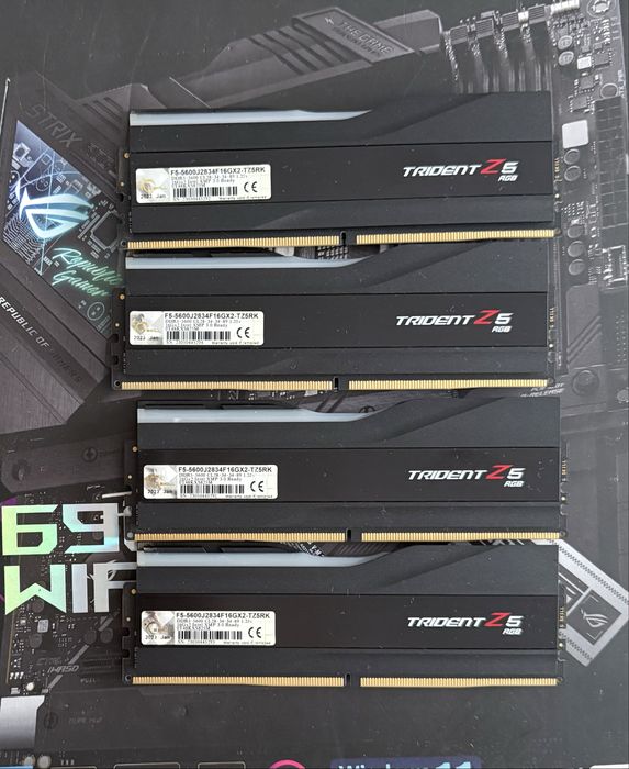 DDR5 64 gb 4x16 GSkill Trident Z