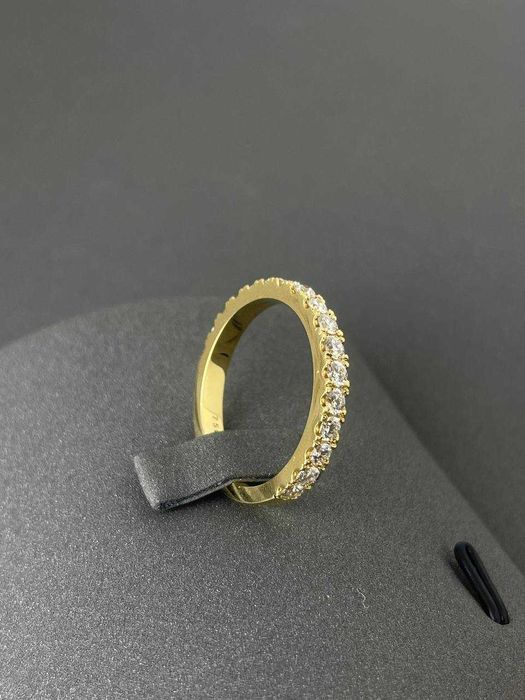 обручальное кольцо с бриллиантами