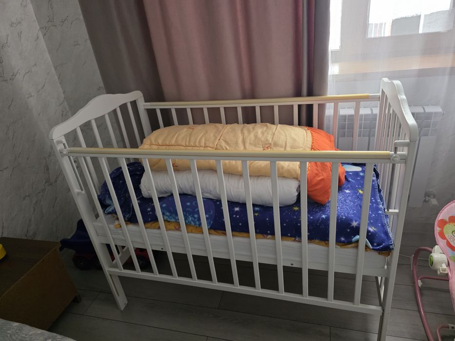 Срочно продам детский манеж, чистая без царапин, почти новая.
