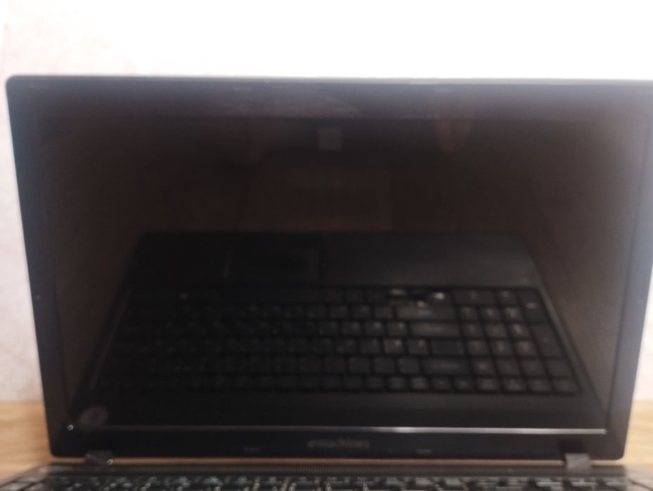 Продам ноутбук eMachines