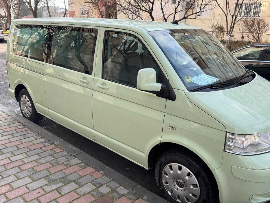 Volkswagen Transporter Caravelle 8locuri 2.0Tdi, model lung