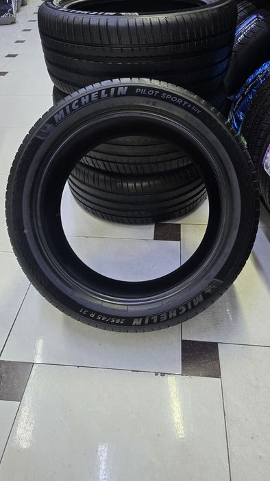 265/45/R21 Michelin pilot sport⁴suv
