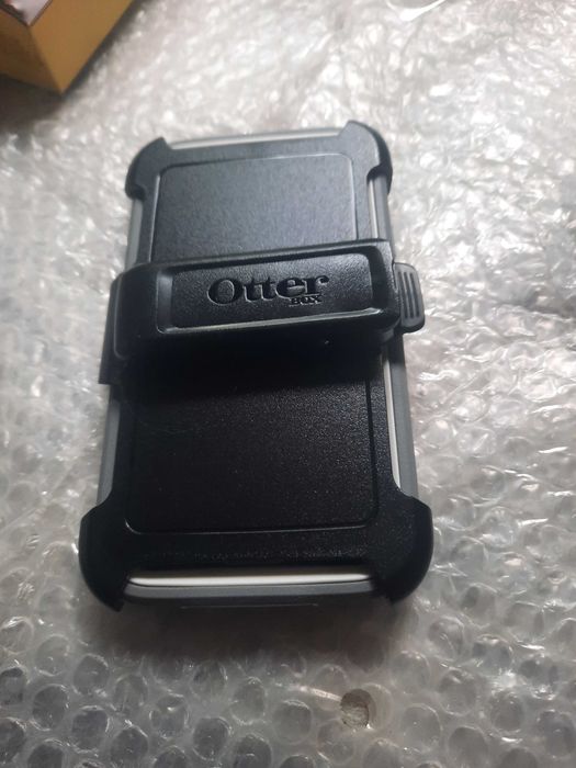 Дефендер Otterbox за Samsung S6. Перфектната защита, която можеш да купиш.