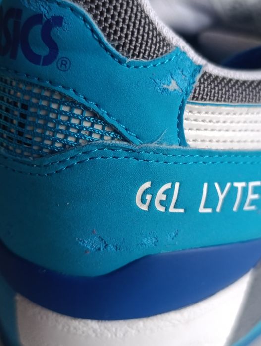 Маратонки  Asics