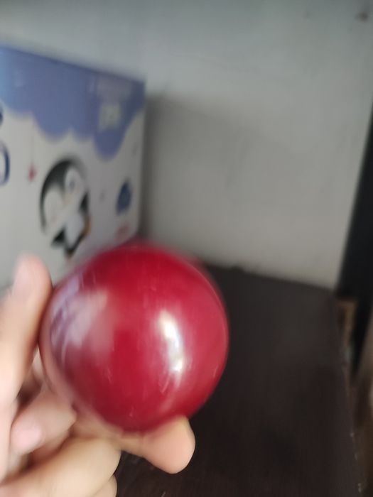 Билярдный шар красный