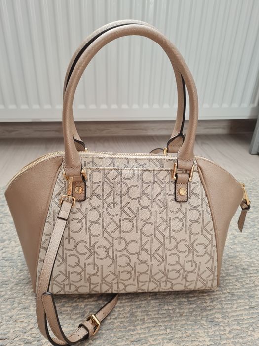 Vând geanta Calvin Klein originala