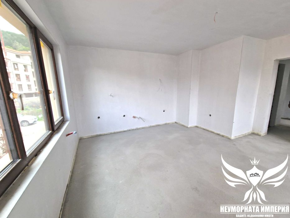 Продавам нов тристаен 91кв. ет. 2 в гр.Асеновград, кв.Стадиона