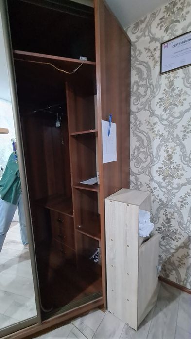 Срочно продам шкаф