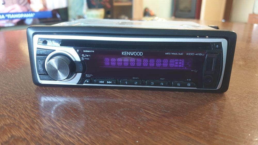 Авто радио плеър музика за кола Кенуулд Kenwood CD MP-3 USB AUX