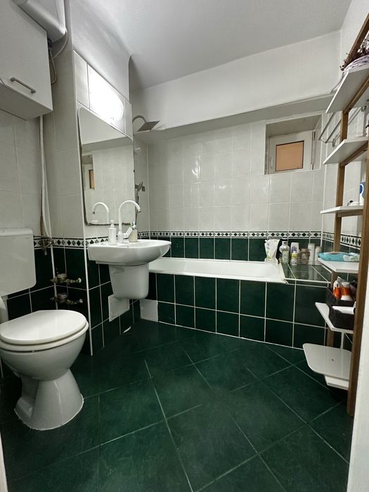 Apartament cu 3 camere în zona centrală