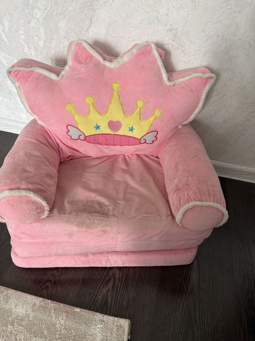 Отдам бесплатно кресло детское