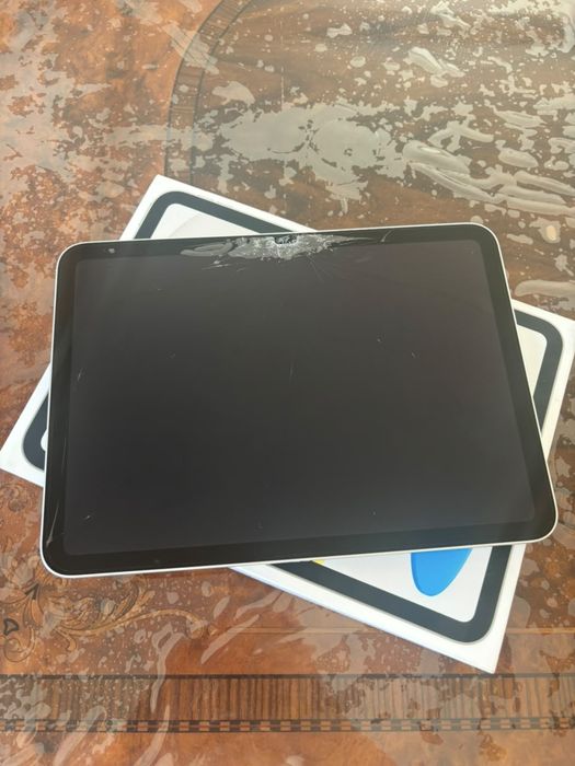 Планшет Apple iPad A16 11, 6 Гб/128 Гб
