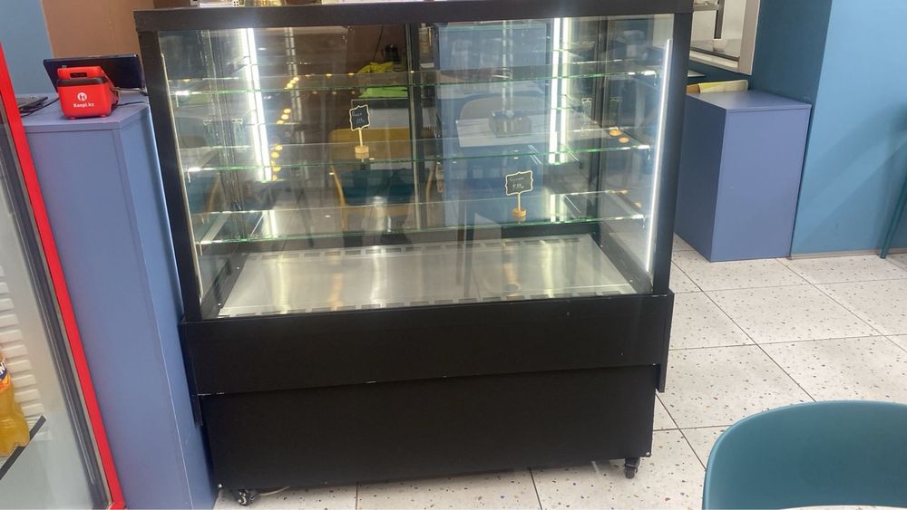 Витринный холодильник