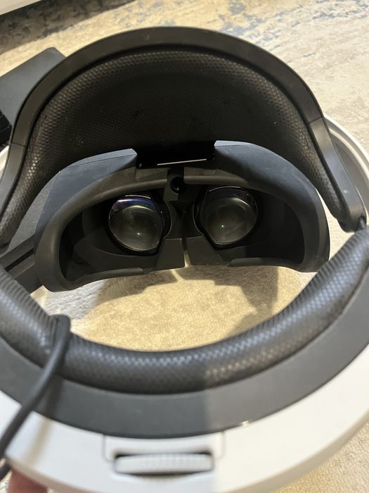 Продам PlayStation 4 slim, 1 Tb + VR очки