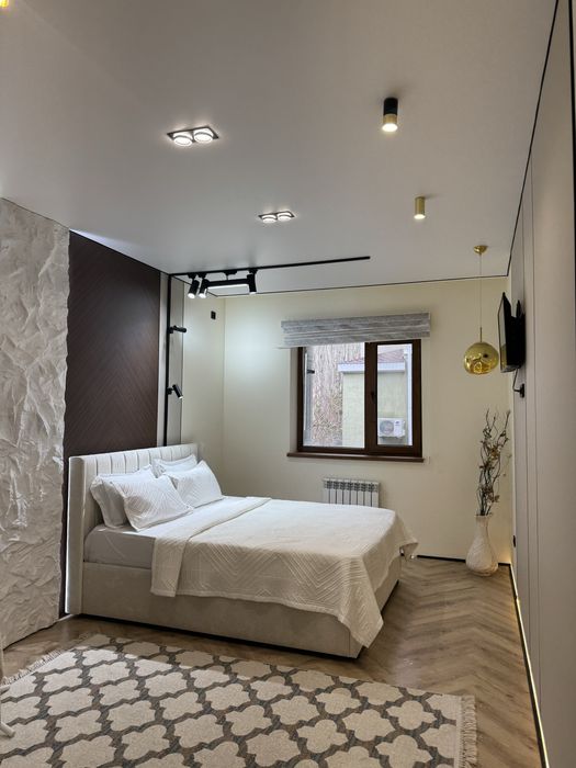 Элитная посуточно кухня-студия 1-ком