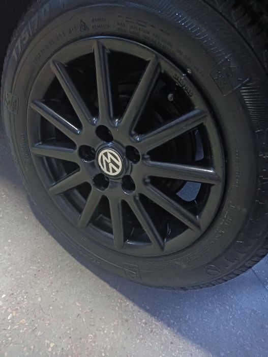 Vând jante Volkswagen Polo + cauciucuri de iarnă