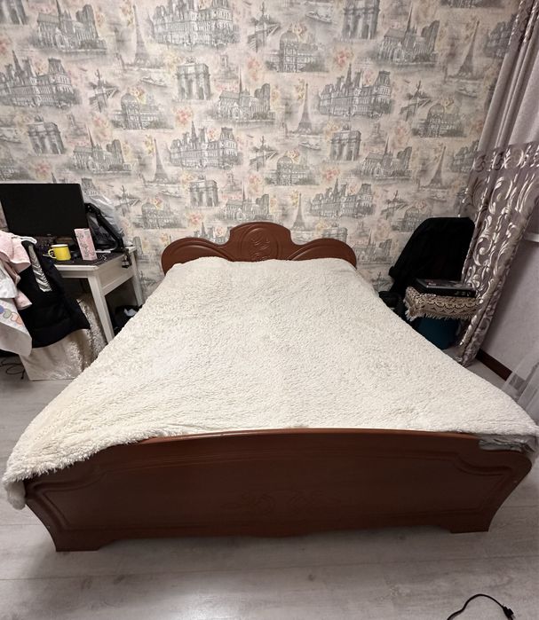 Кровать спальная