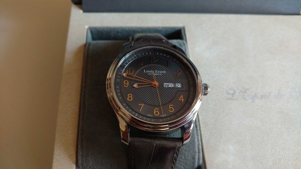 Louis Erard Heritage Day-Date автоматичен ръчен часовник