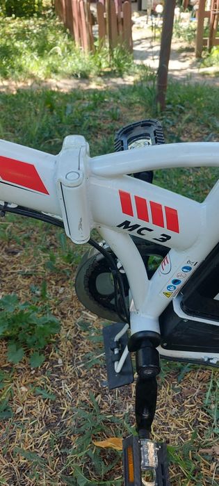 Vând bicicleta electrica impecabilă