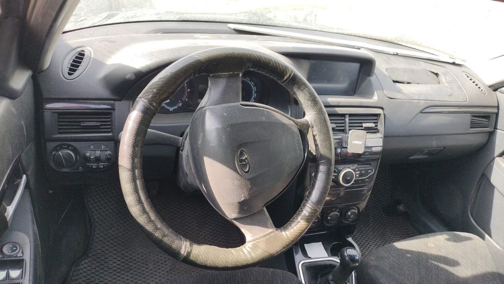 На разборе лада приора универсал