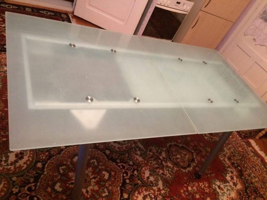 Vând Masă de sticlă