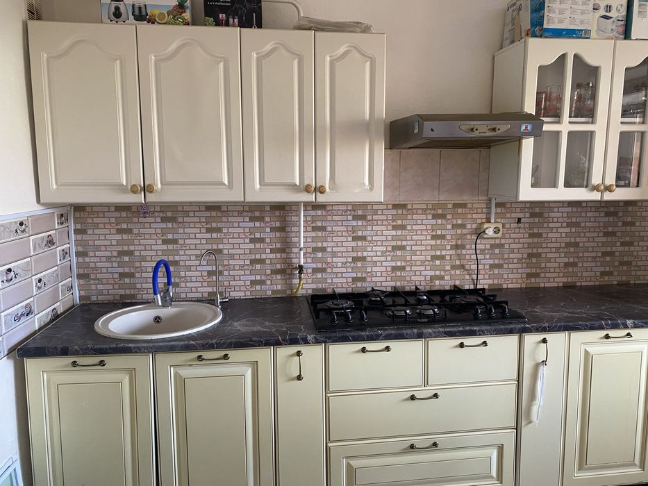 Продаеться кух. гарнитур