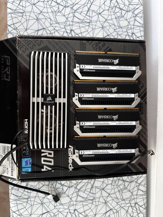 32GB RAM CORSAIR 3600Mhz (QUAD CHANNEL) + Cooler RAM Corsair
