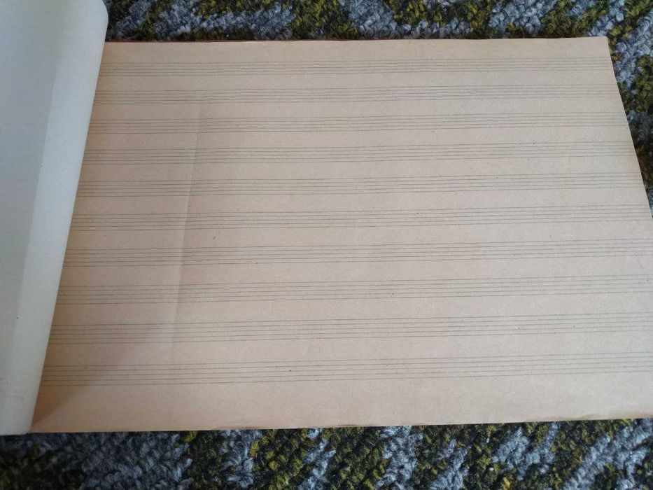 Партитурные и клавирные нотные листы