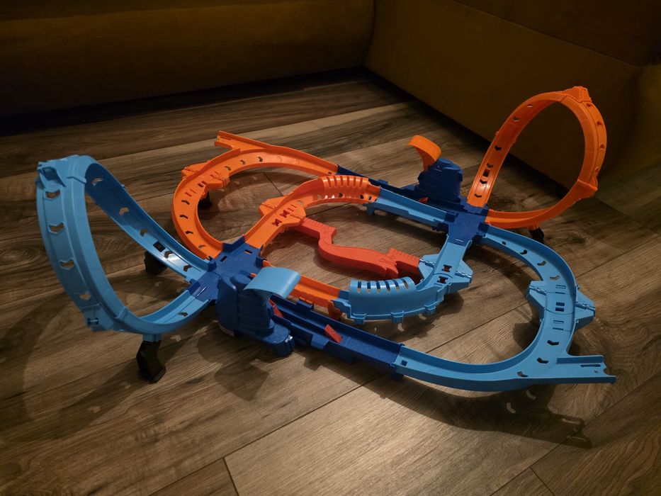 Set trackuri Hot Wheels Ultra Hots – Blast Launch Face-Off