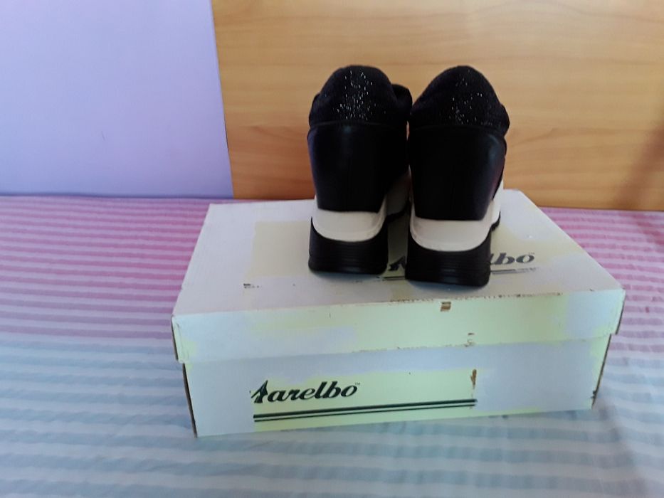 Vând Adidași Damă Platforma Mărimea 37 Italia