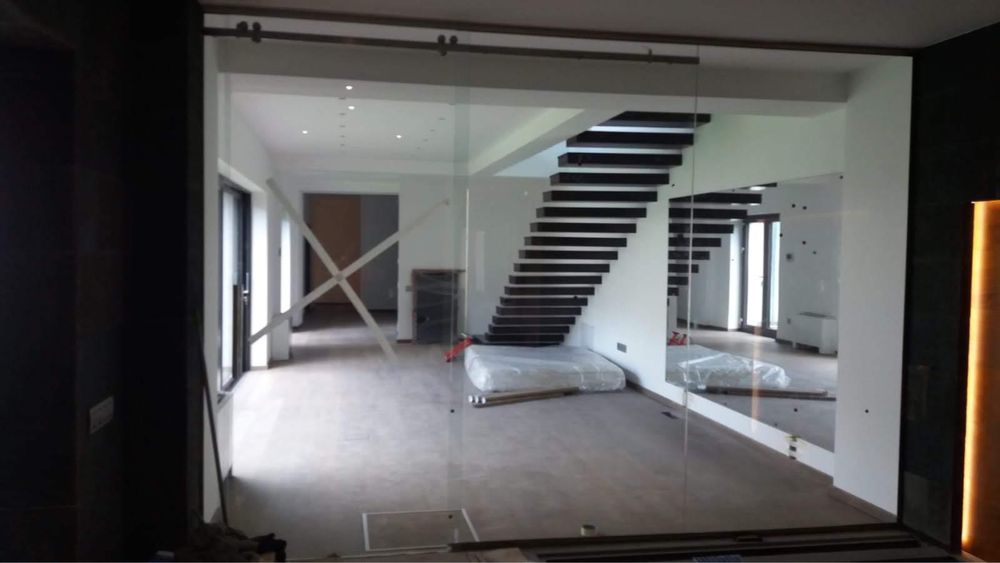 Usi armonice din sticla securizata