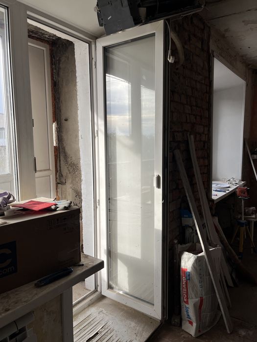 Балконнная дверь с окном