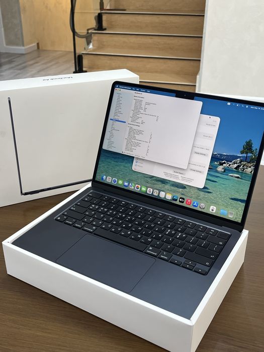 MacBook M 2 | 8 GB 256