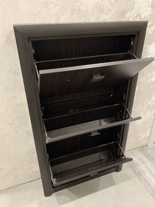 Продам обувницу б/у