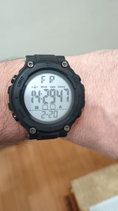 Мъжки електронен часовник