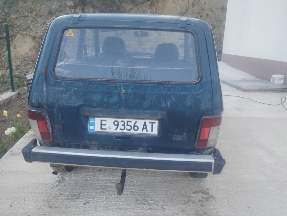 Продавам Лада Нива 1.7