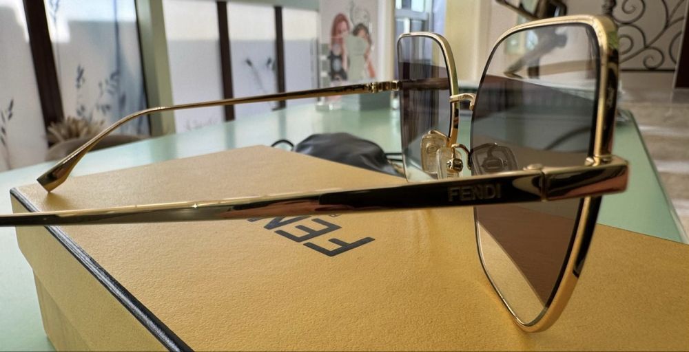 Ochelari de soare Fendi