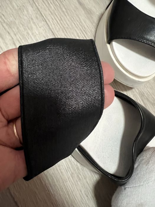 Босоножки женские