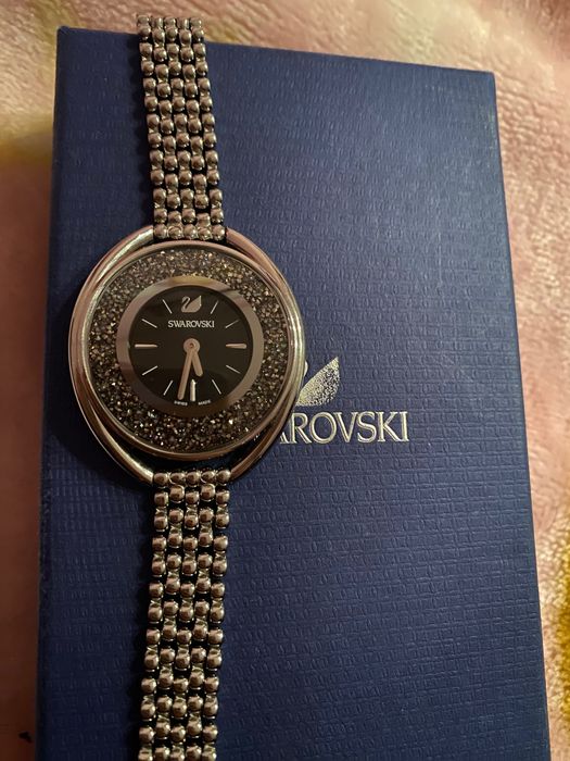 Часовник Swarovski