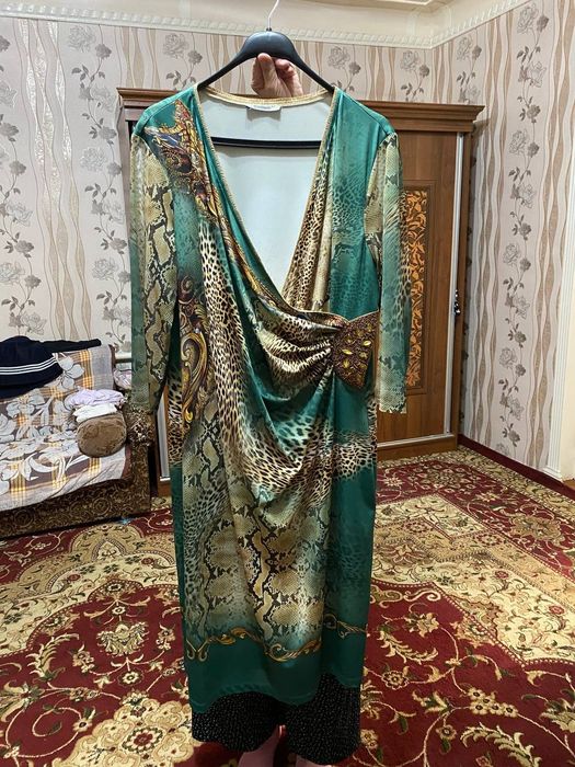 Красивая платье стильно модно