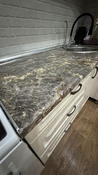 Срочноо. Кухонный гарнитур 200 тыс