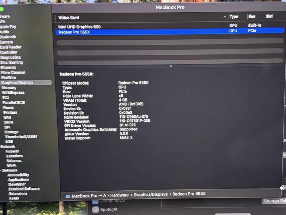 Macbook pro 15 i7 16/256