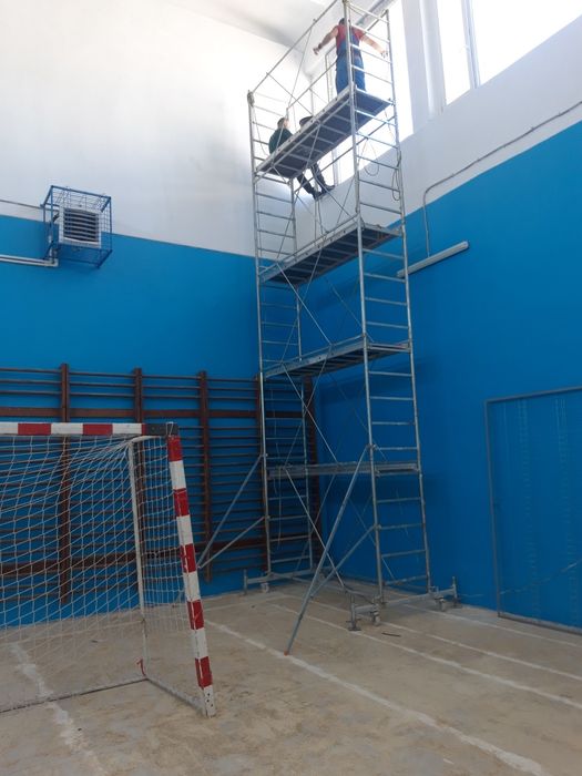 inchiriez schela mobila