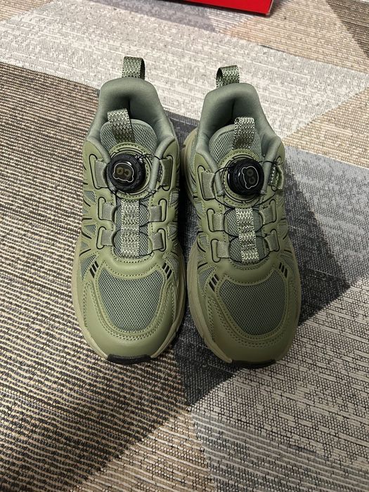 Продам кроссовки