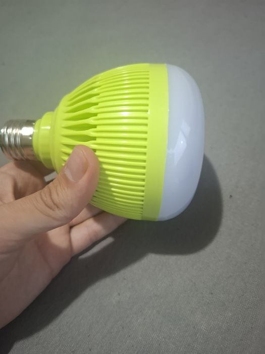 Продавам Music Bulb