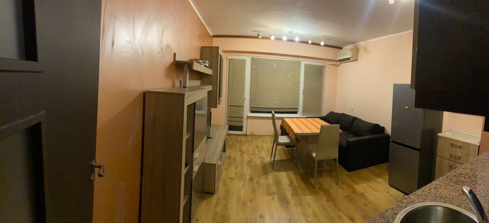 Дава се под наем Двустаен апартамент в Бургас, Изгрев - 68 кв.м за 500 € - Снимка #1