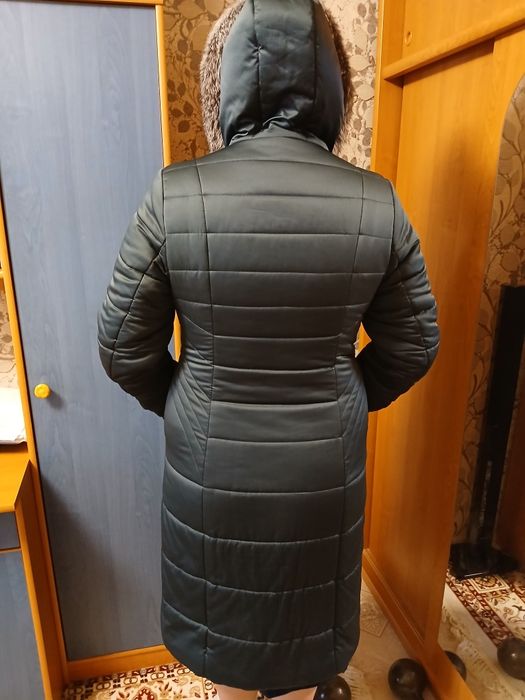 Зимнее пальто с капюшоном